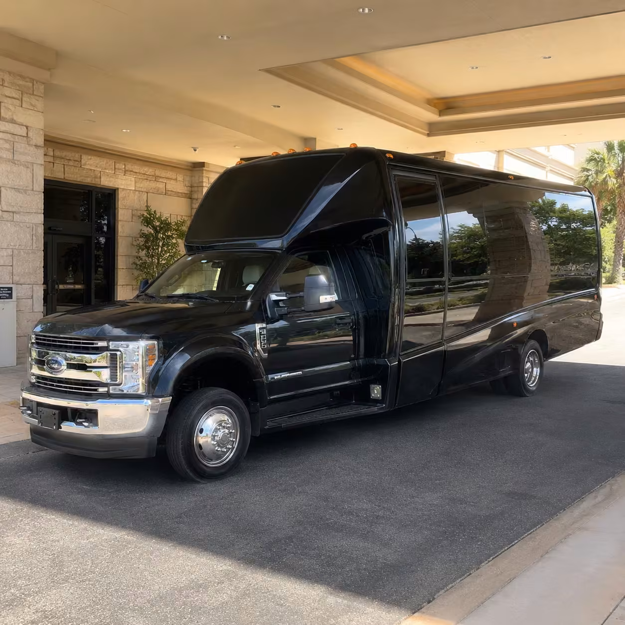 15 passenger party bus
